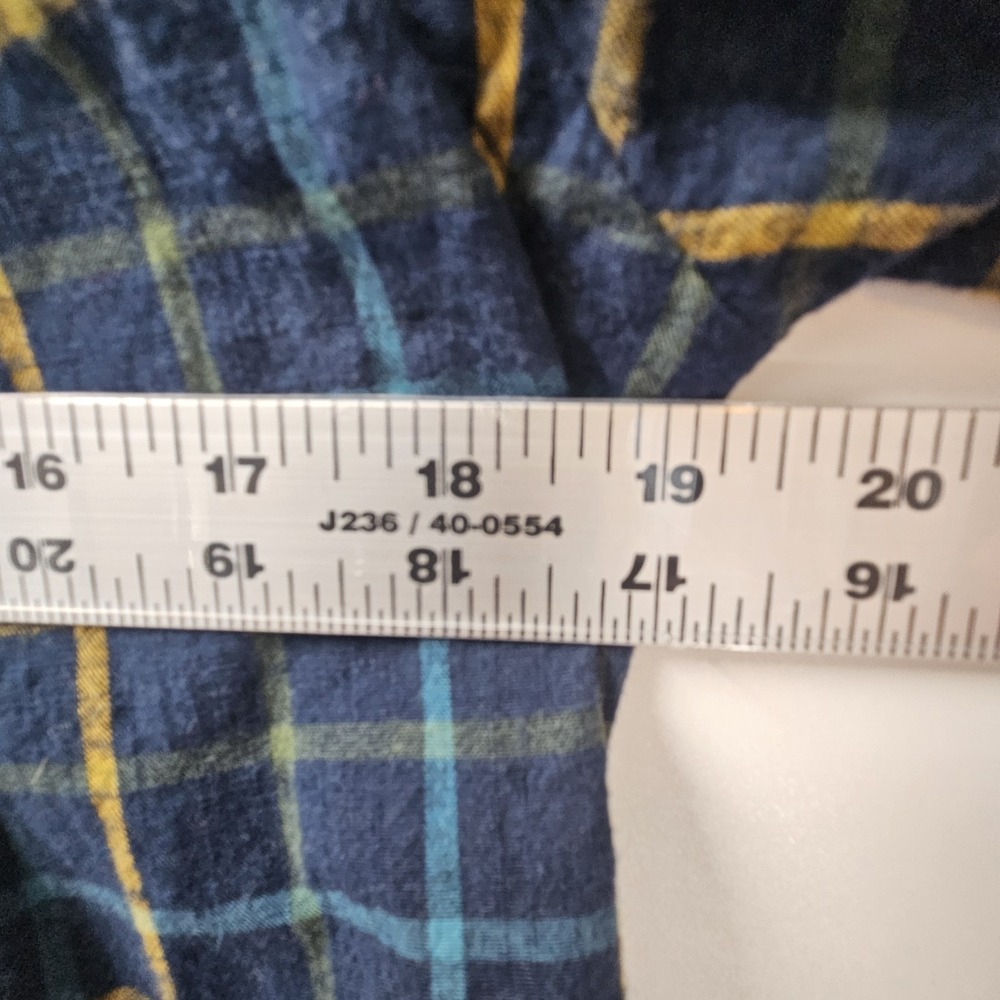 St.‎ John's Bay Outdoor Mens Small Long sleeve flannel shirt Plaid Pattern. - Picture 7 of 7